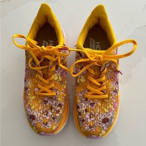 New HOKA x Free People Movement Clifton 8 in size 7.5M